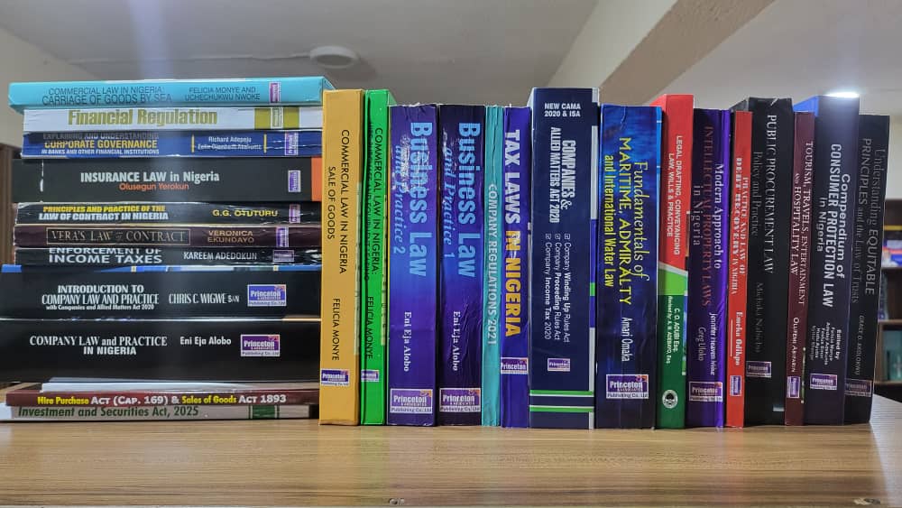 📚 27 Essential Books Every Corporate & Commercial Lawyer Should Own
